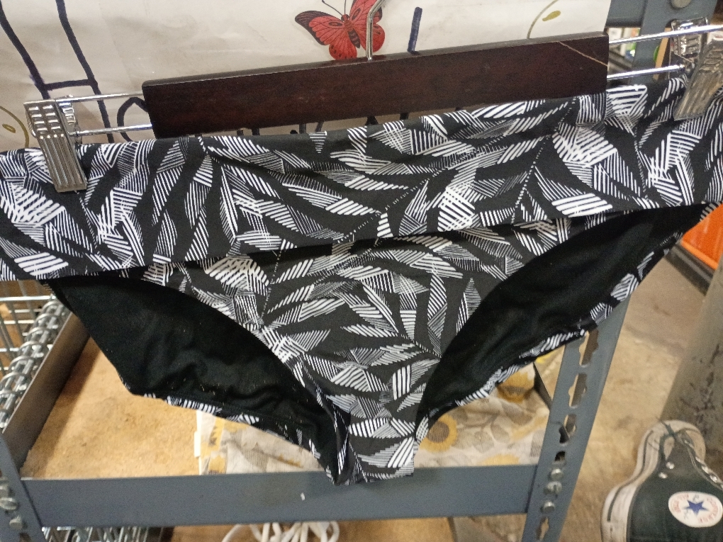 Prana swimsuit bottoms size XL black and white pattern