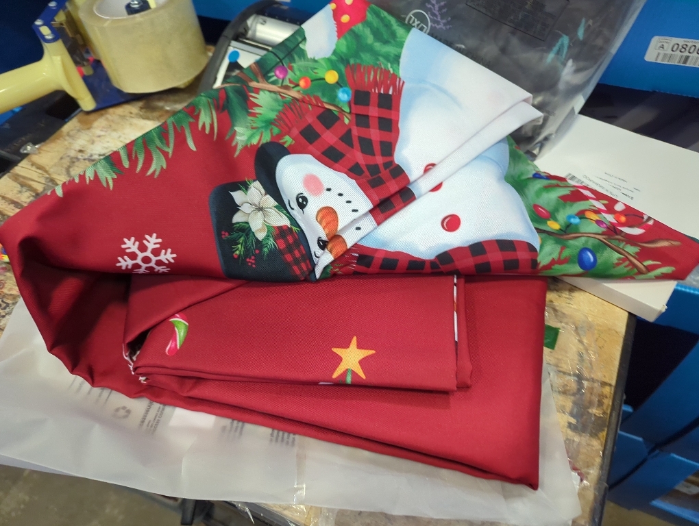 Christmas Tablecloth Waterproof, Red Snowman Snowflake Table Cloth Rectangle, Washable Table Cover for Christmas Party Home Kitchen Decoration (60×84 Inch)