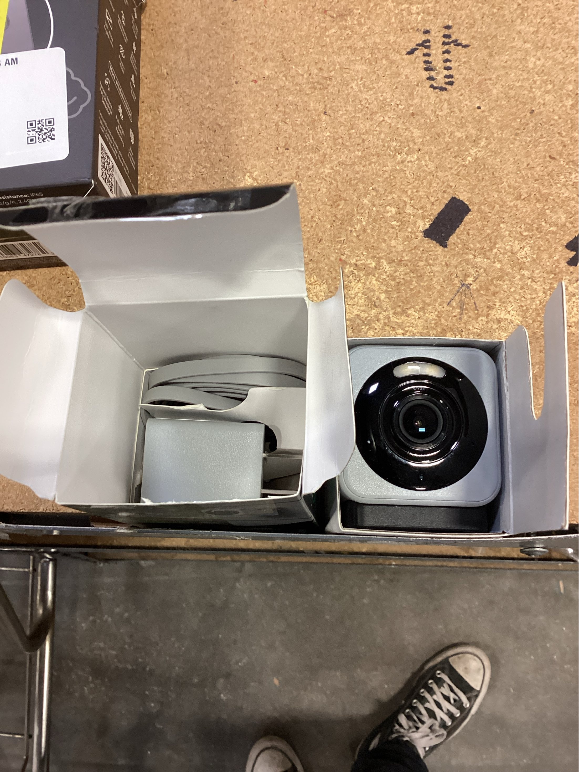 Wyze Cam V4 Plug-in Indoor and Outdoor Smart-Enabled Security Camera