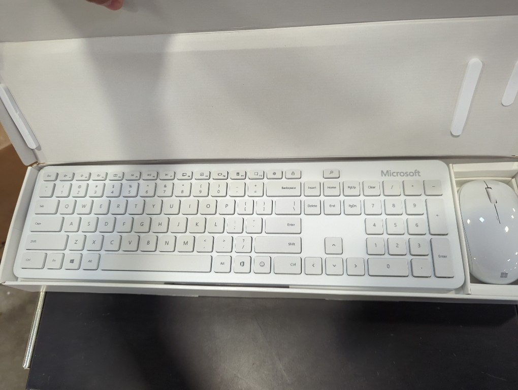 Microsoft Bluetooth Desktop Keyboard & Mouse