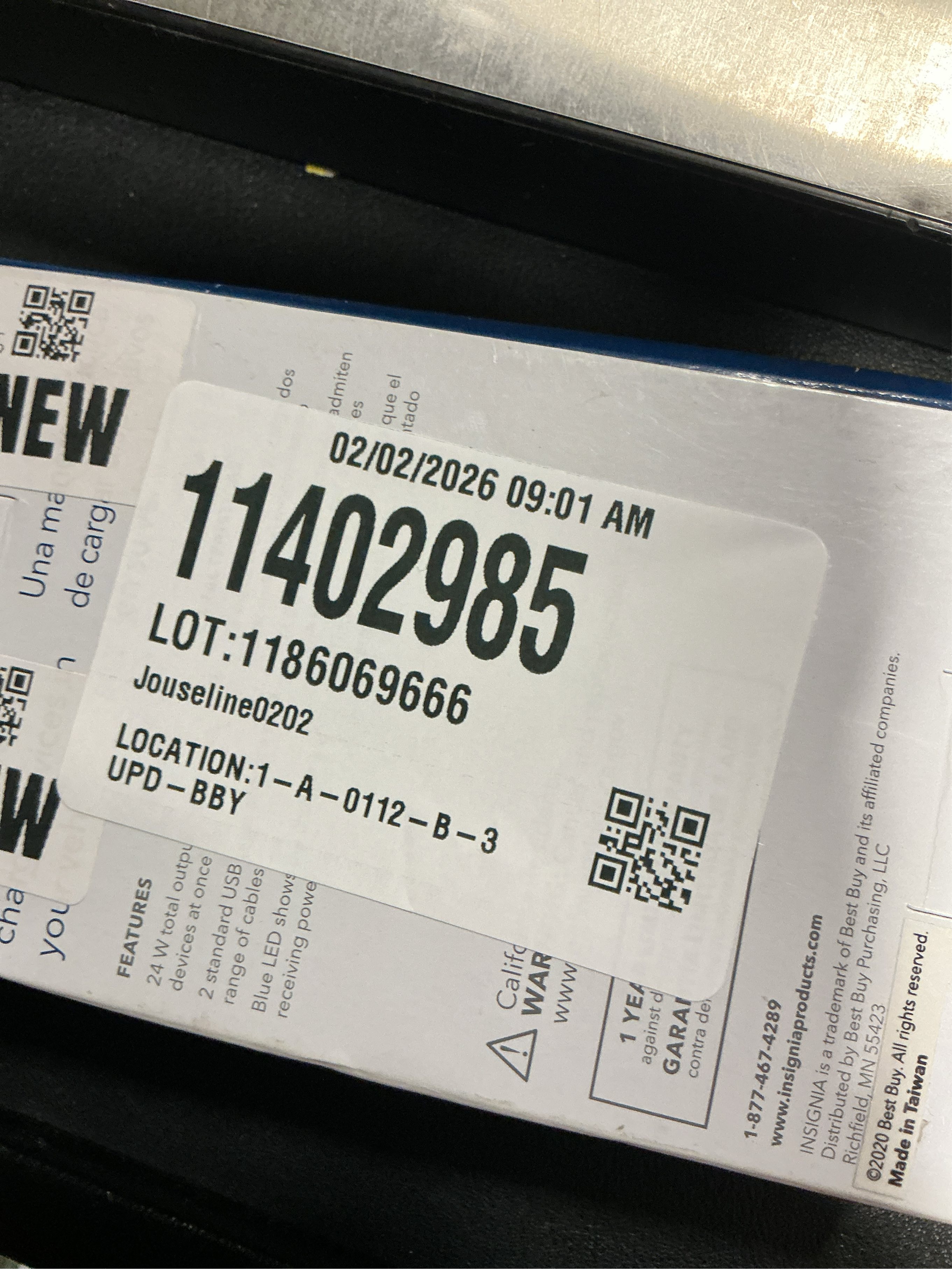 Insignia™ - 24W Dual USB Port Vehicle Charger - Black