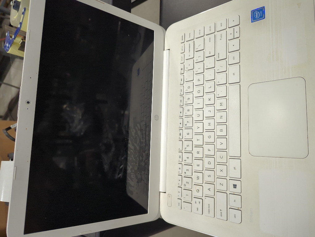 HP Stream - 14-ax022nr With Charger