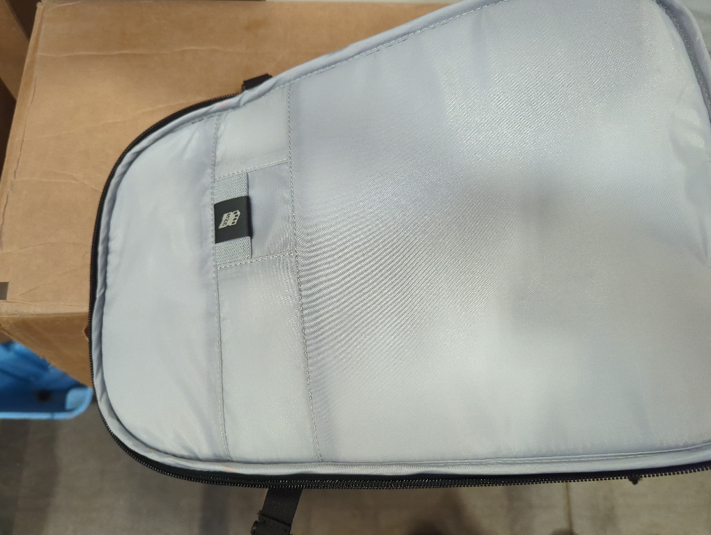 Lowepro Tahoe BP 150, Camera Bag, Lightweight Compact Camera Backpack for Cameras, CSC, DJI Spark Drone, Black, 27.5 x 21.7 x 40.3 cm, Medium LP36892-PWW