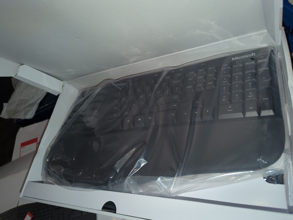 Microsoft LXM-00001 Ergonomic Keyboard USB Port - English US - Black