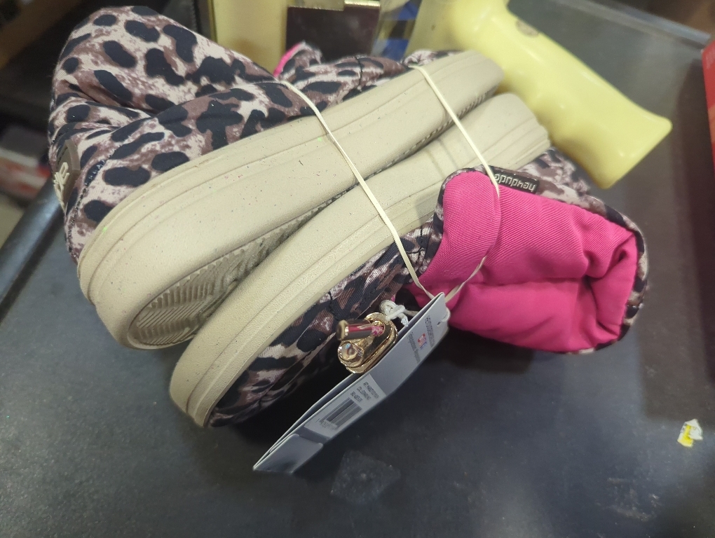 Size C10 Color brown Boots