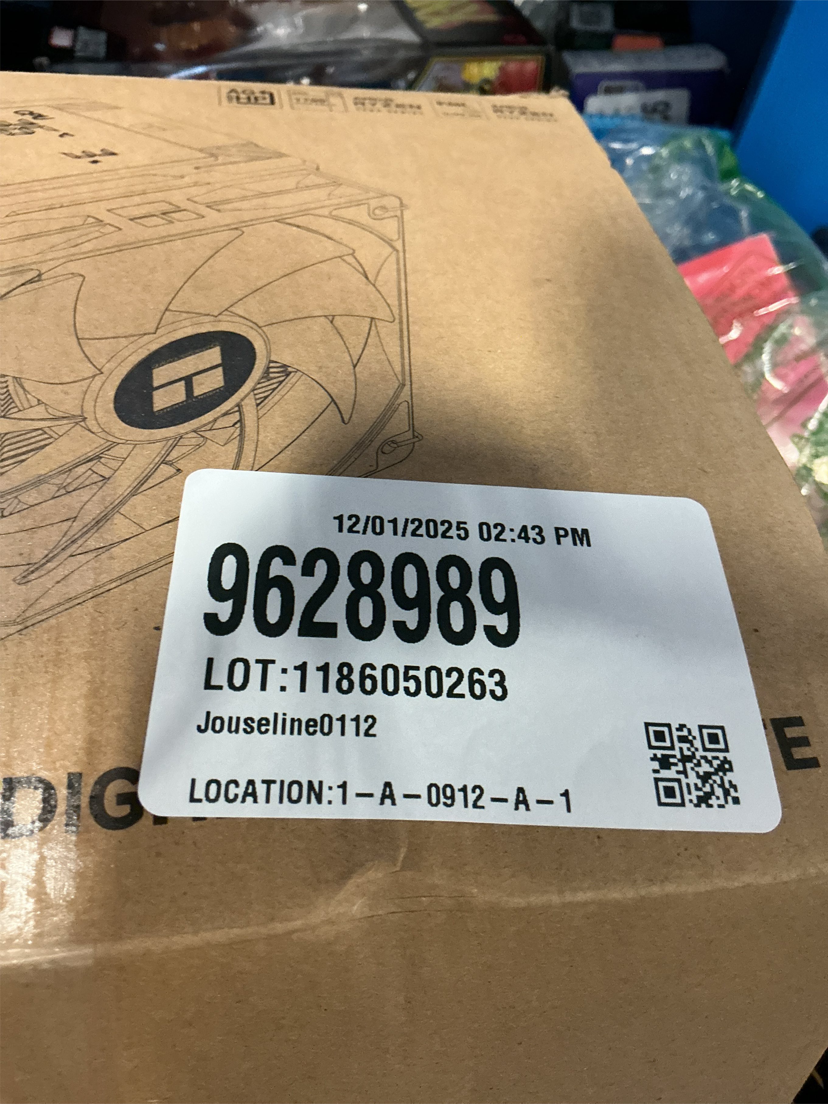 Thermalright Burst Assassin 120 Vision White CPU Air Cooler, Desktop CPU Cooler with 1500RPM Speed,320x240 Resolving Power IPS LCD Screen with 2.4in,PC Cooling for Intel lga1851/1700/115X,AM4/AM5