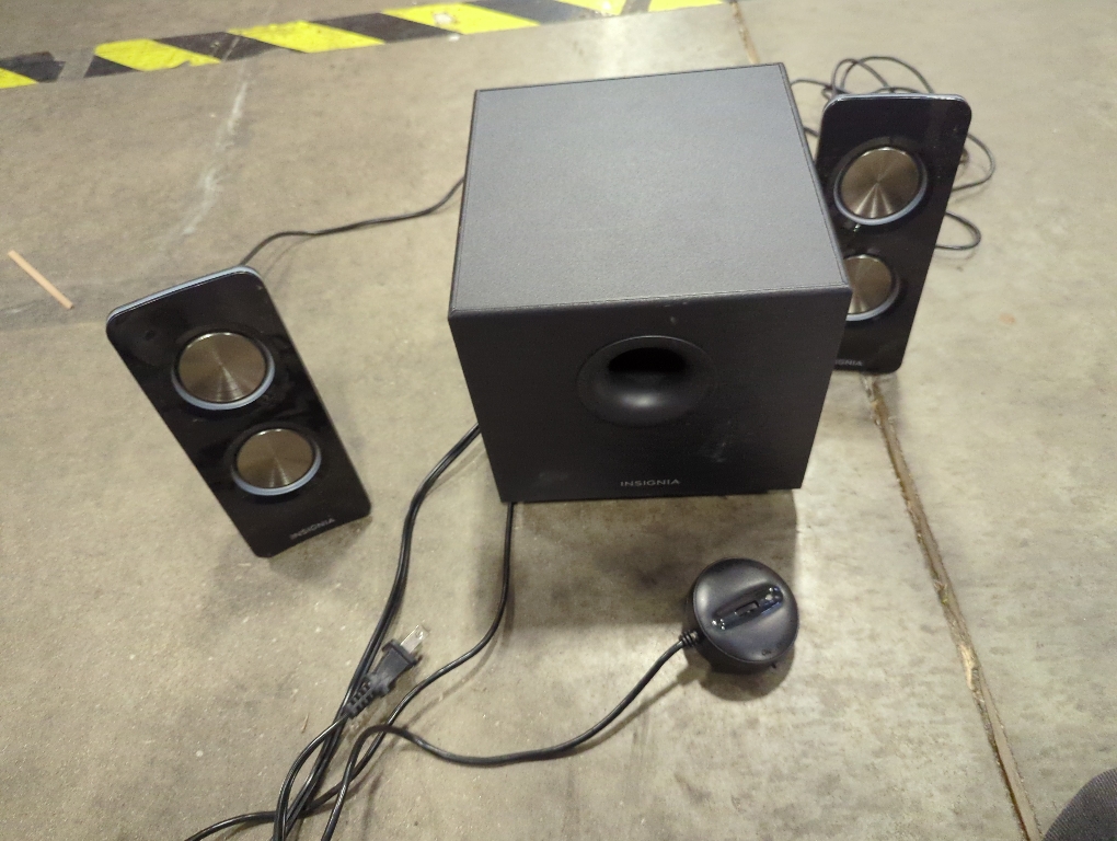 Insignia NS-5004BT - Speaker system - for PC - 2.1-channel - wireless - Bluetooth - 25 Watt (total)