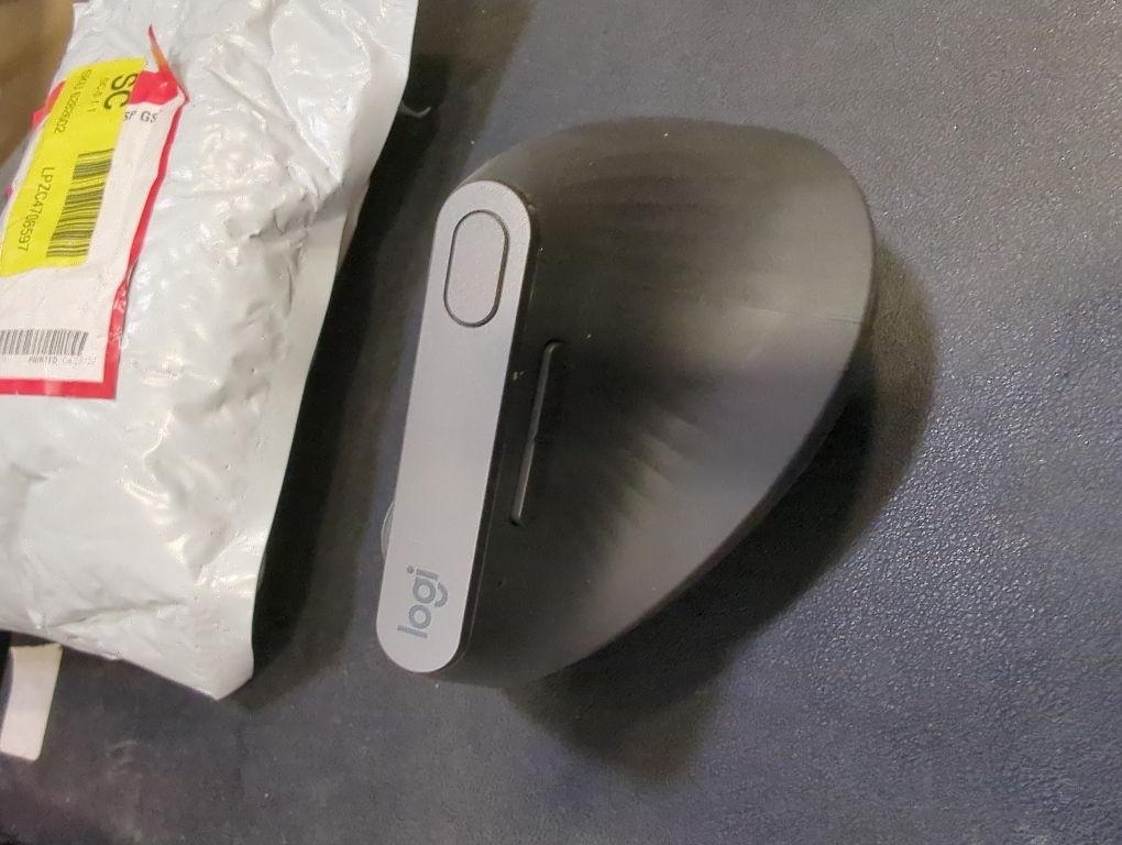 logitech MX Vertical Advanced Ergonomic Mouse