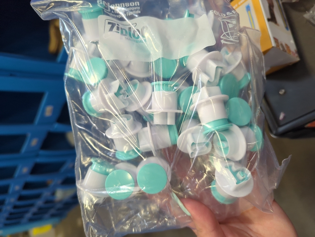 Alphabet Letters Molds, 26pcs Plunger Cutters, Fondant Cake Biscuit Mold,Cake Decorating Tools, Cookie Stamp Impress,Embosser Cutter, DIY Sugar Craft Cookies Plunger-Plastic (Lowercase Letters)