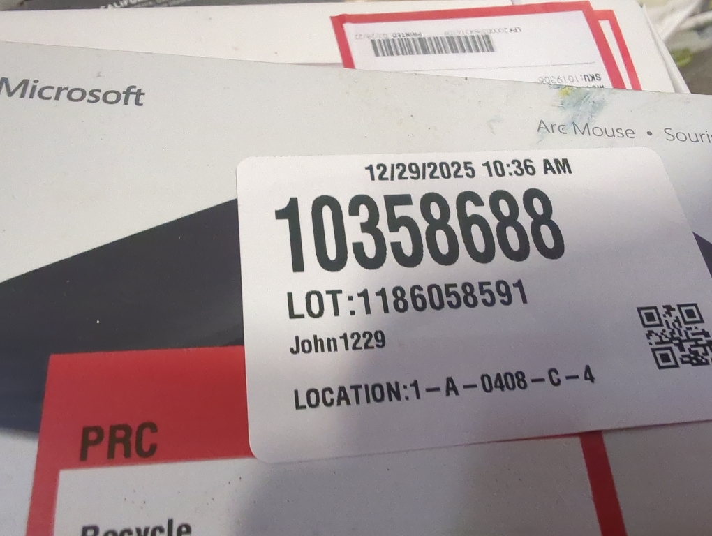 Microsoft Arc Mouse Black - Wireless - Bluetooth Low Energy - BlueTrack Enabled - Tilt Wheel - Up to 6 Months Battery Life