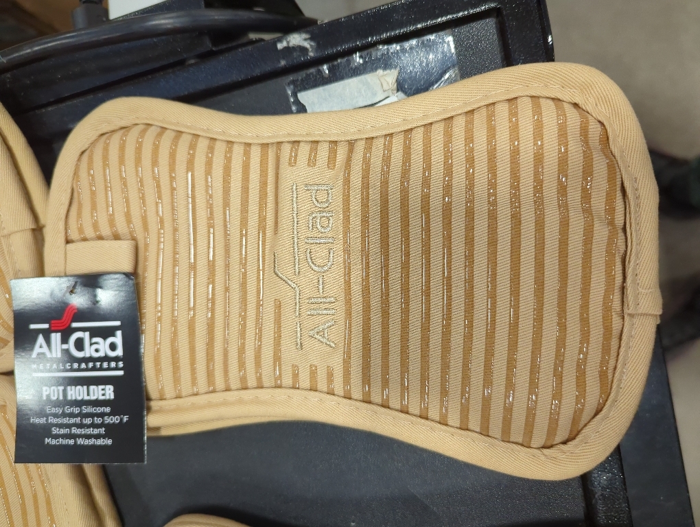 All-Clad Premium Pot Holder & Hot Pad: Heat Resistant to 500 Degrees - 100% Cotton, 10x6.25 Hot Pad for Kitchen and Barbeque, (2-Pack), Cappuccino