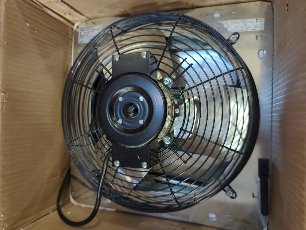 iLIVING 12 Wall Mounted Shutter Exhaust Fan, Automatic Shutter, with Thermostat and Variable Speed controller, 0.6A, 960 CFM, 1400 SQF Coverage Area Silver (ILG8SF12V-ST)