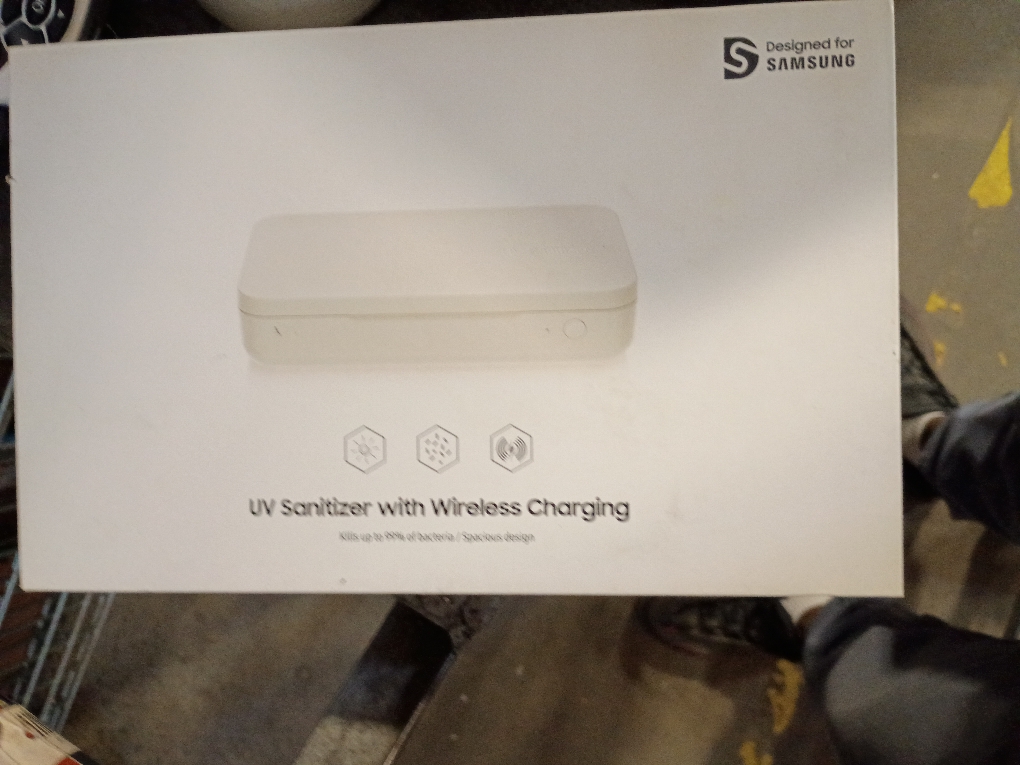 Samsung Electronics Qi Wireless Charger UV Sanitizer GP-TOU020SACWU - White