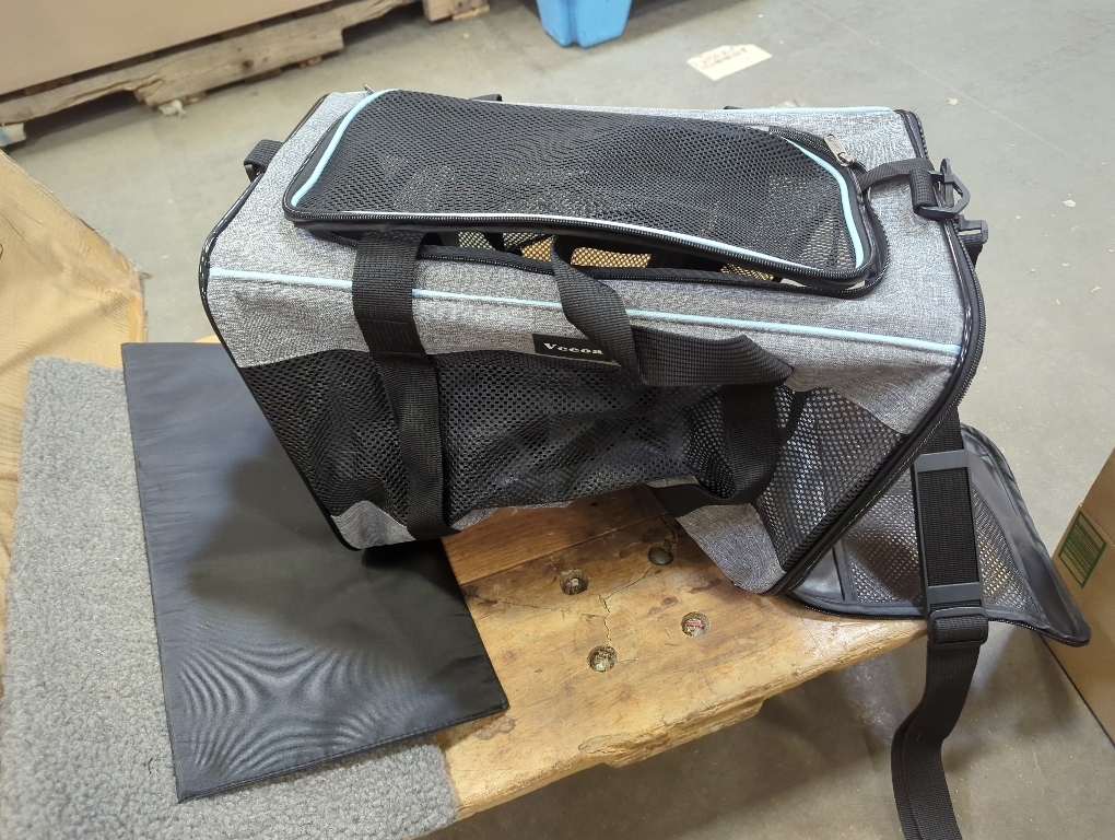 Vceoa 17.5x11x11 Pet Carrier for Cats | Toy of Fabric Pet Home