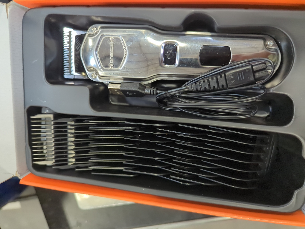 oneisall Dog Clippers for Grooming for Thick Heavy Coats/Low Noise Rechargeable Cordless Pet Shaver with Stainless Steel Blade/Waterproof Dog Shaver for Dogs Pets and Animals (Sliver)