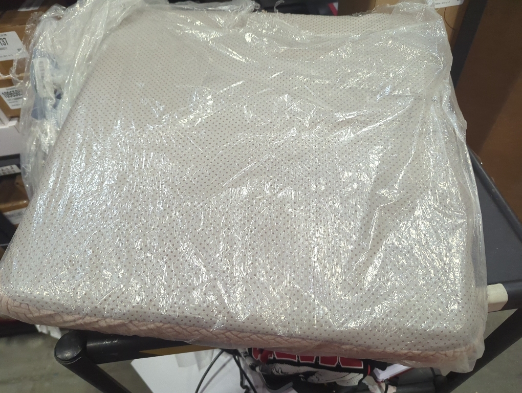 Seat cushion color brown none slip