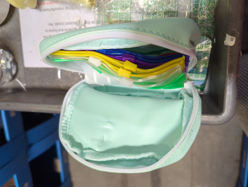 Medication Organizer, 14 Color Coded Pouches (Green)