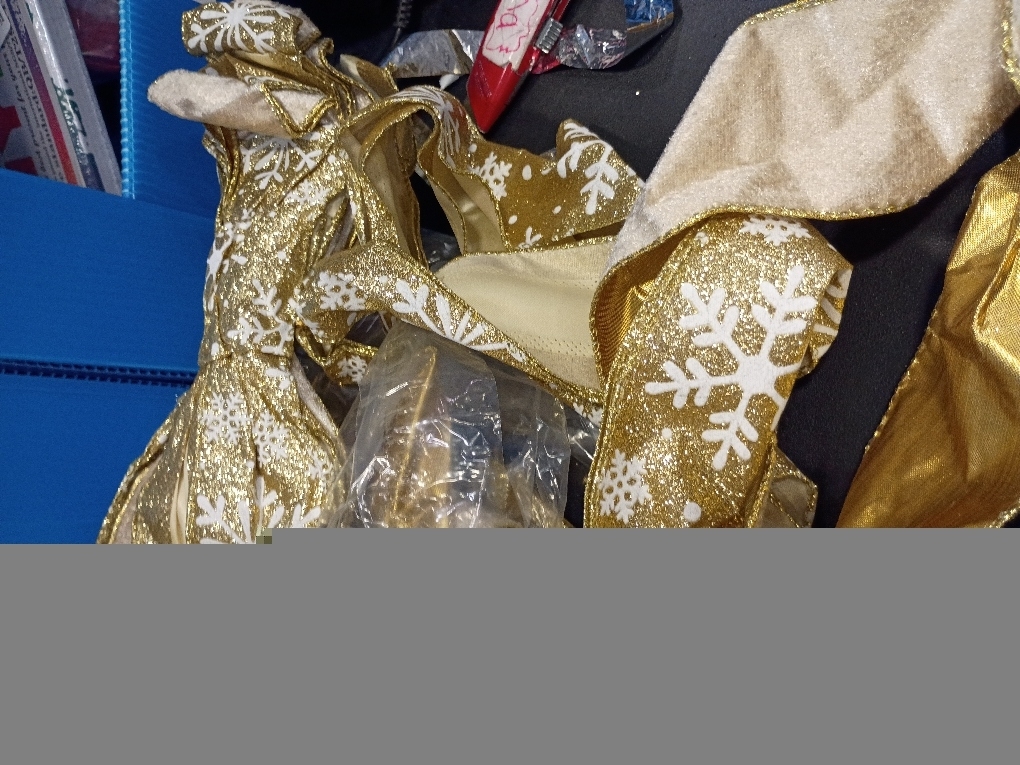 Christmas Tree Topper, 40x13 Inches Toppers Bow with Glitter Satin Mesh Streamer and Patterned Ribbon, Christmas Tree Topper Bow for Christmas Home Decoration (Gold)