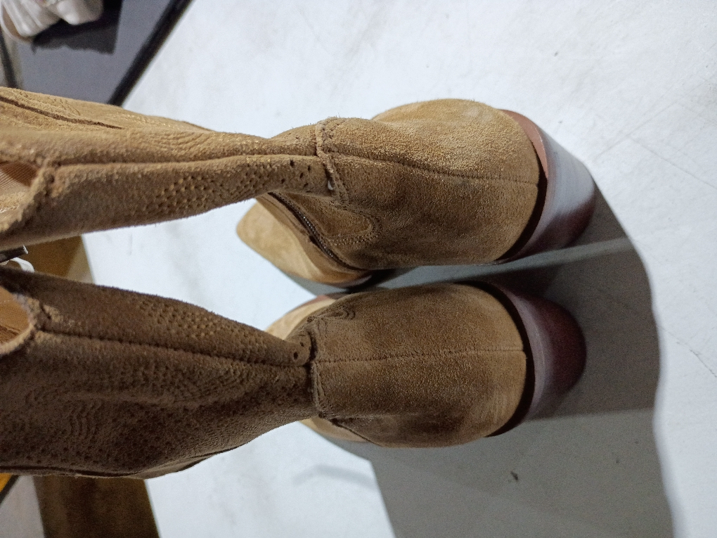 Dolce Vita Women's Klint size 6
