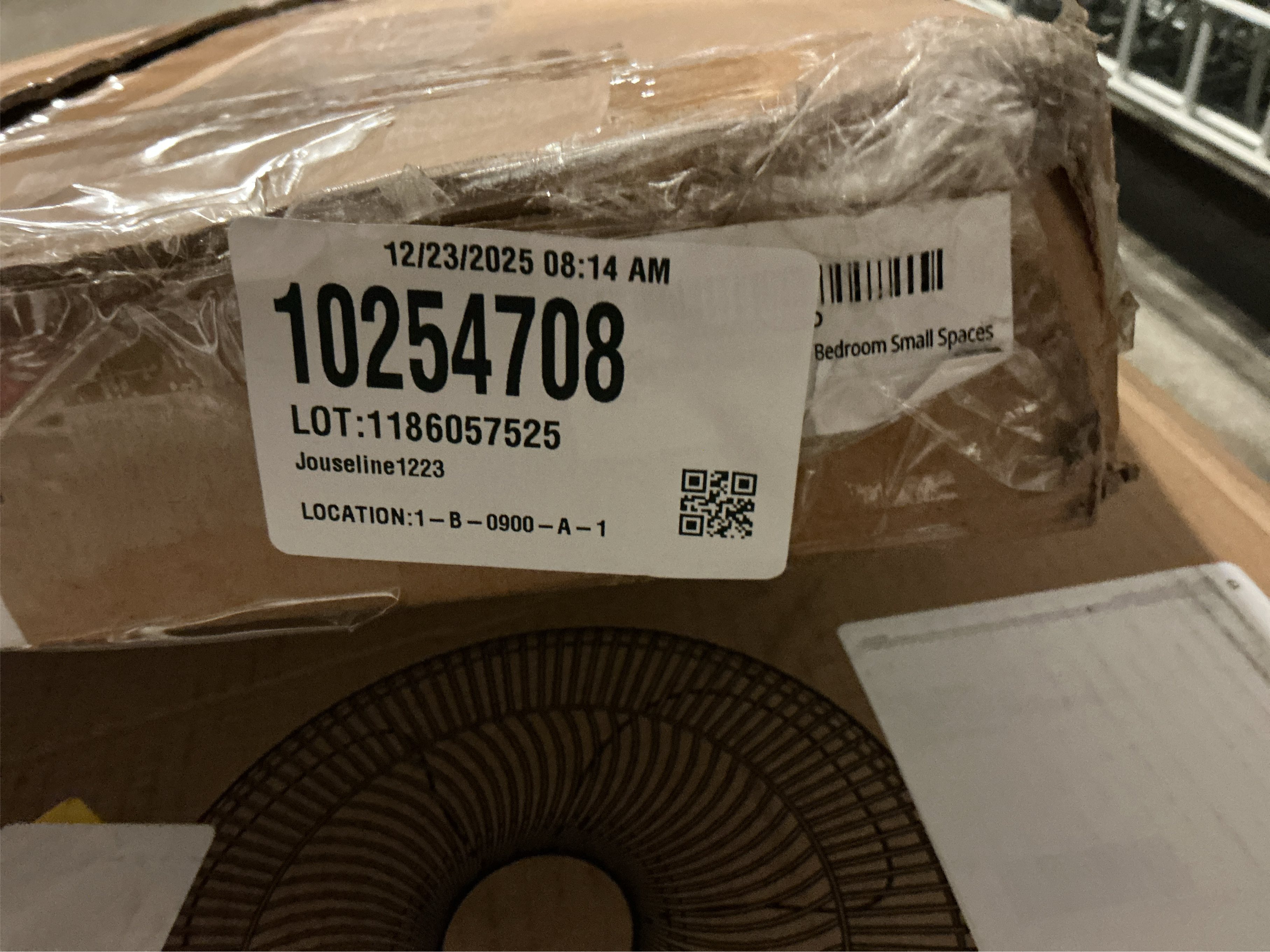 Furologee White Small Computer Desk with 2 Fabric Drawers for Bedroom,34 Inch Simple Home Office Writing Desk, Vanity Desk with Hooks, Study Table for Adults Student Small Spaces