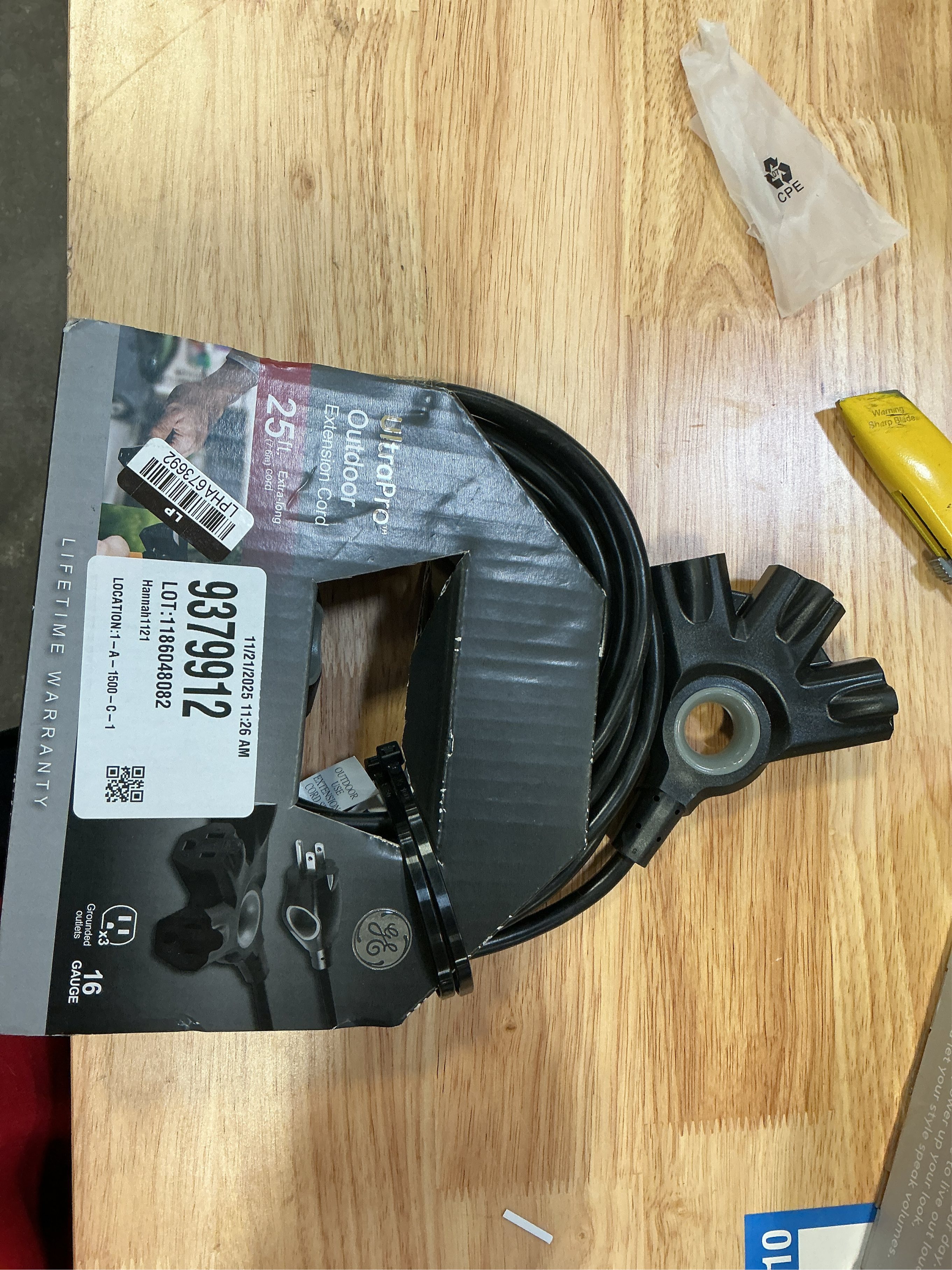 GE 3-Outlet Grounded Extension Cord Indoor/Outdoor 16AWG 25' Black