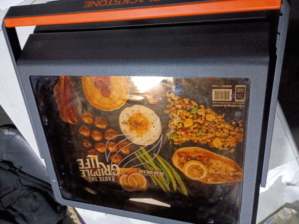 Blackstone E-Series 17 Electric Tabletop Griddle with Hood, Black