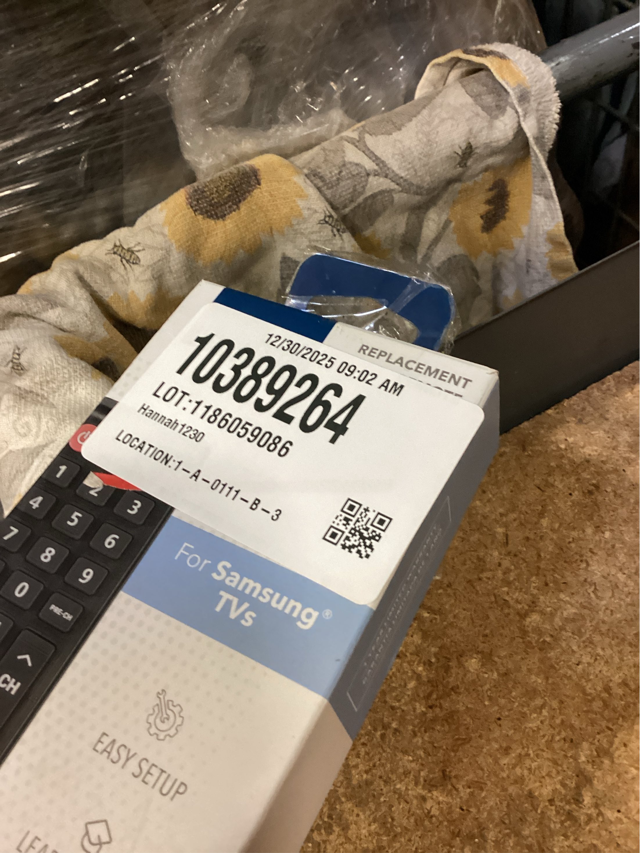 Insignia™ - Replacement Remote for Samsung TVs - Black