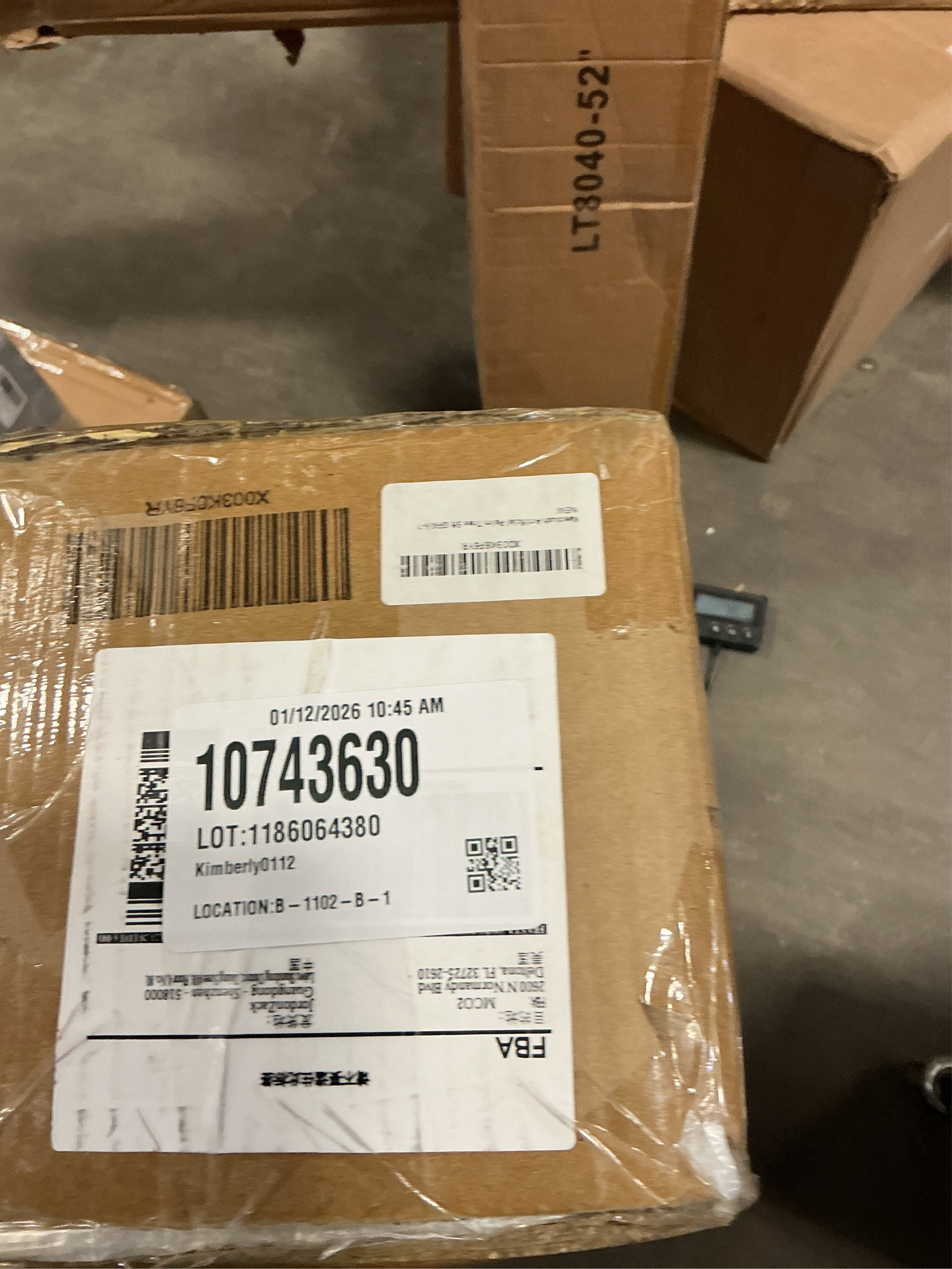 5ft Artificial Palm Tree Indoor Plant Tall Fake Tropical Paradise Palm Tree in Pot with Real Bark Design Faux Areca Palm Tree for Home Office Living Room Bedroom Farmhouse Modern Decor 1pcs