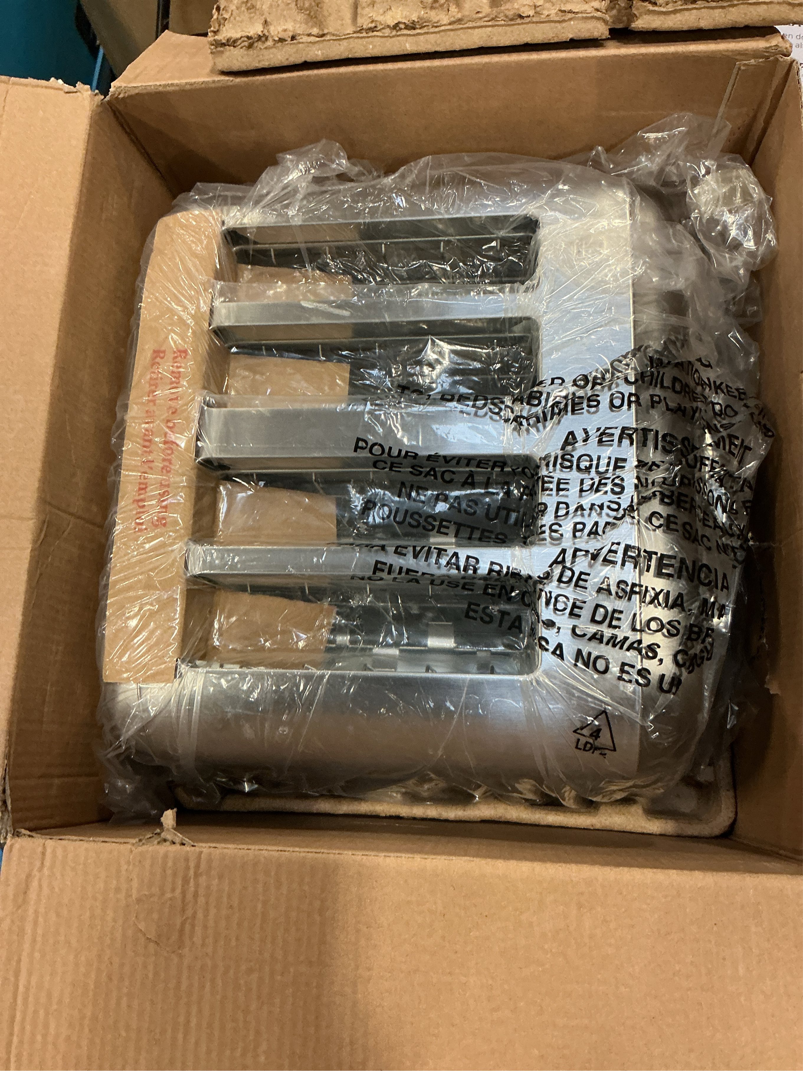 Cuisinart CPT-180BKS Classic 4-Slice Toaster, Black/Stainless Steel - Certified (Renewed)