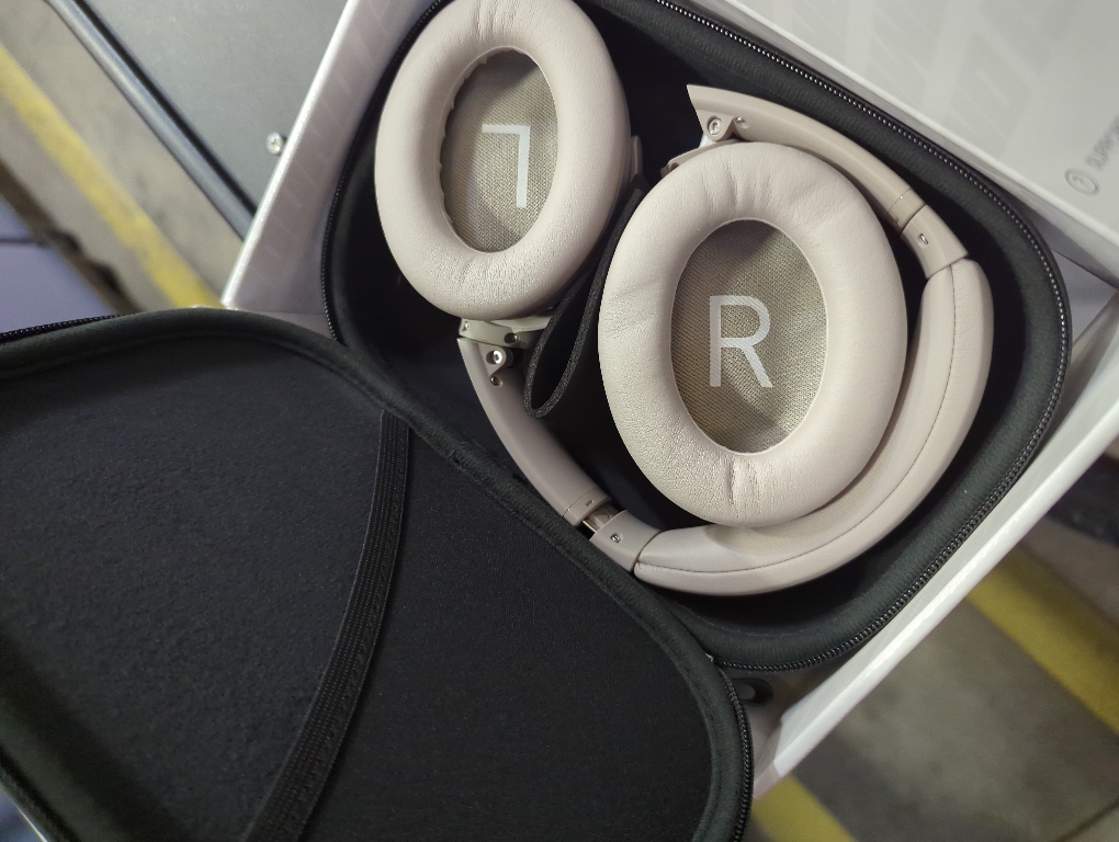 Bose QuietComfort Headphones Noise Cancelling Over-Ear Wireless Bluetooth Earphones, Sandstone