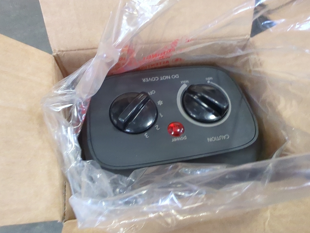 Space Heater, 1500W Electric Heaters Indoor Portable with Thermostat, PTC Fast Heating Ceramic Room Small Heater with Heating and Fan Modes for Bedroom, Office and Indoor Use