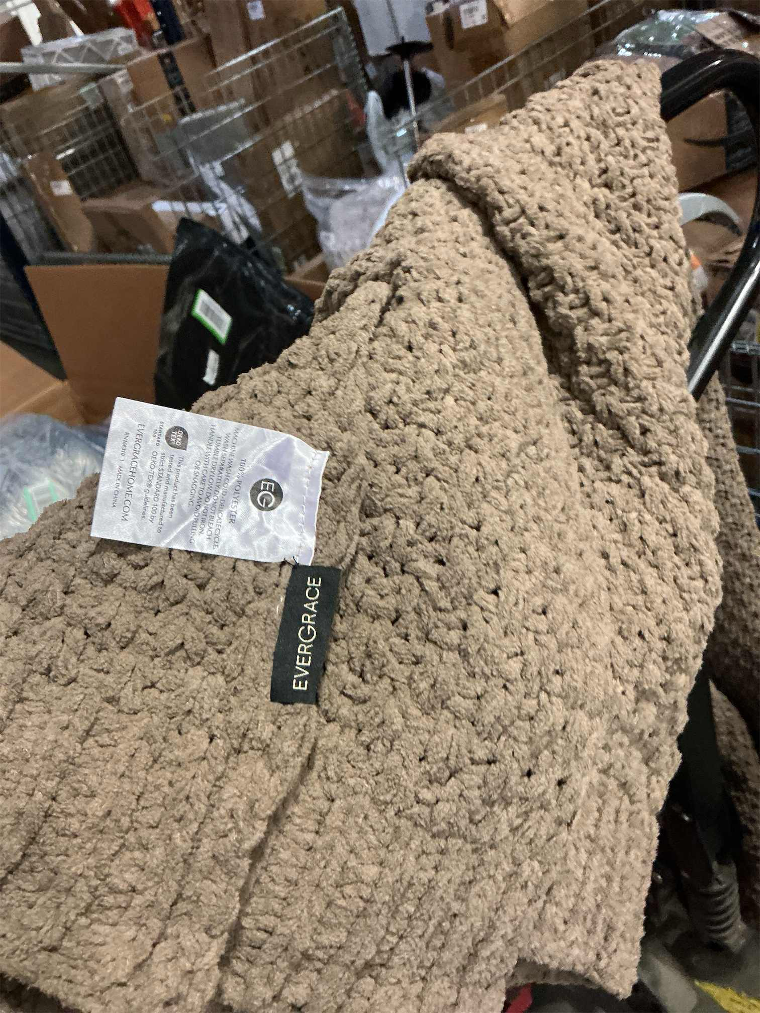 WESHIONGOO Chunky Knit Blanket Throw Knitted Throw Blankets for Couch Bed Fluffy Soft Blanket with Jumbo Chenille Yarn Thick 100% Handmade (Brown)