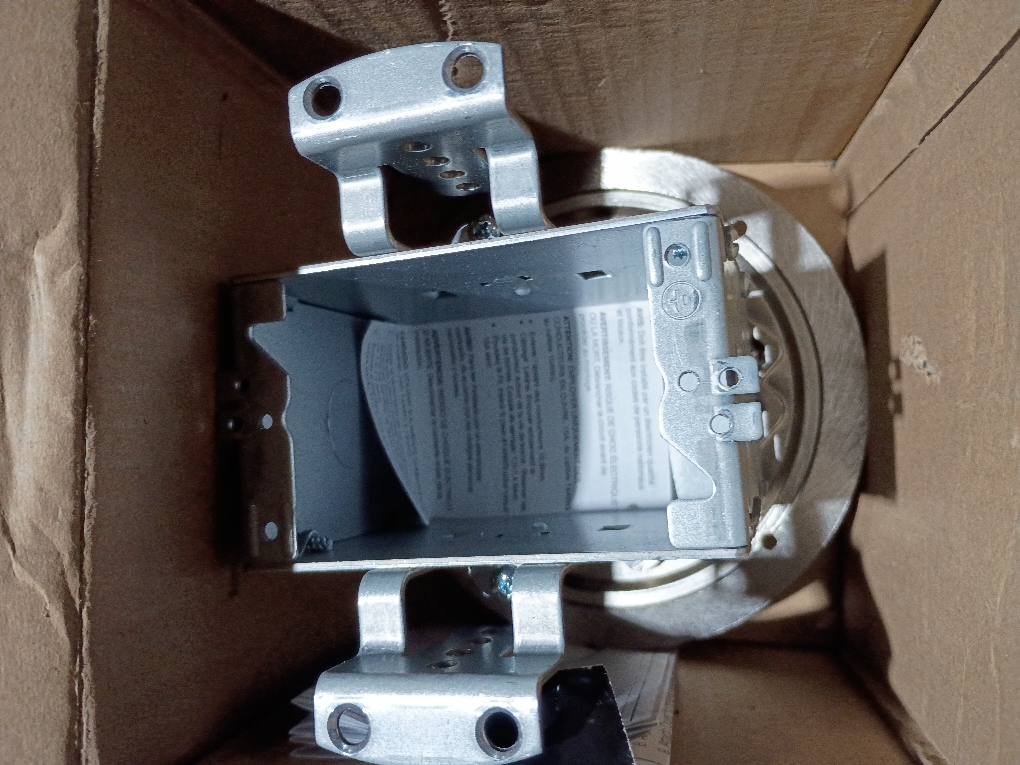 Hubbell RACO 1-Gang Galvanized Steel New Work/Old Work Round Electrical Box