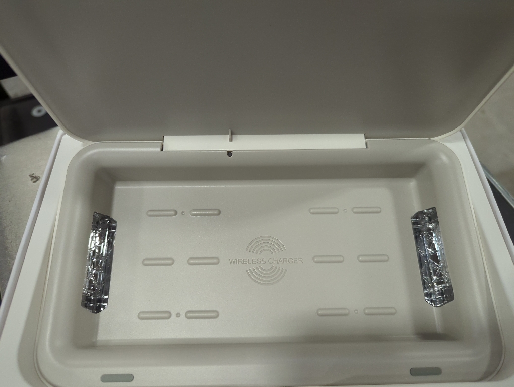 Samsung Electronics Qi Wireless Charger and UV Sanitizer - US Version