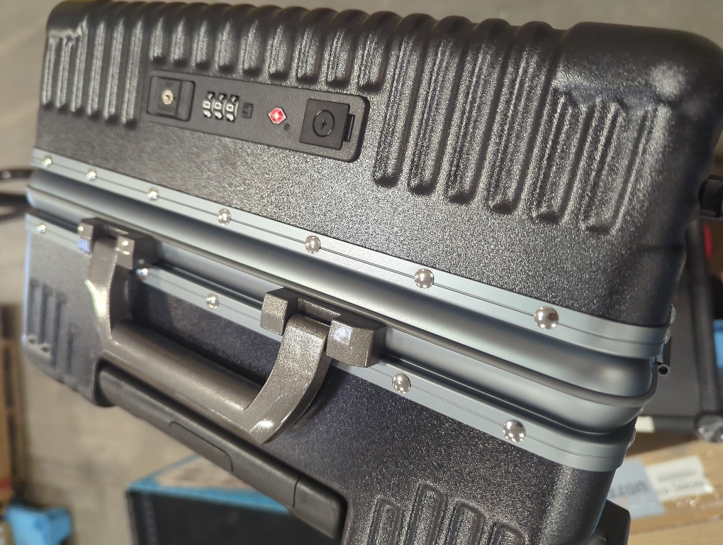 Color Black  Zipperless  360 Degree Spinner Wheels, TSA Locks, USB Charging Port, Cup & Phone Holder - Black