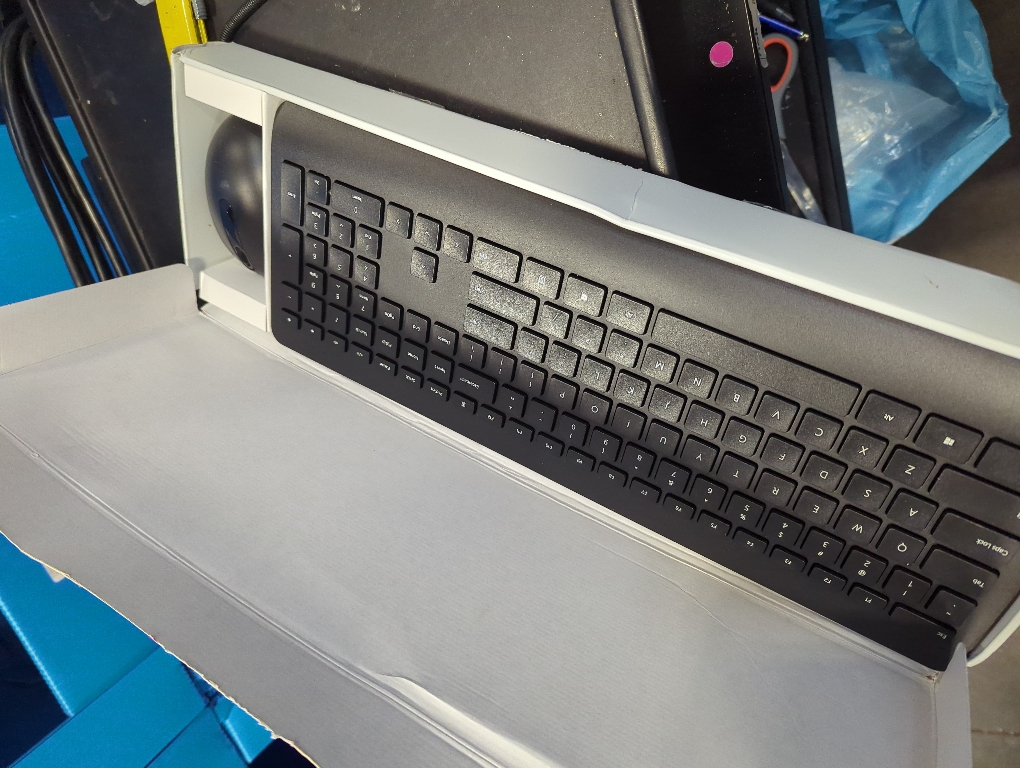 Microsoft PT3-00001 Wireless Desktop Keyboard & Mouse 900 USB - Black