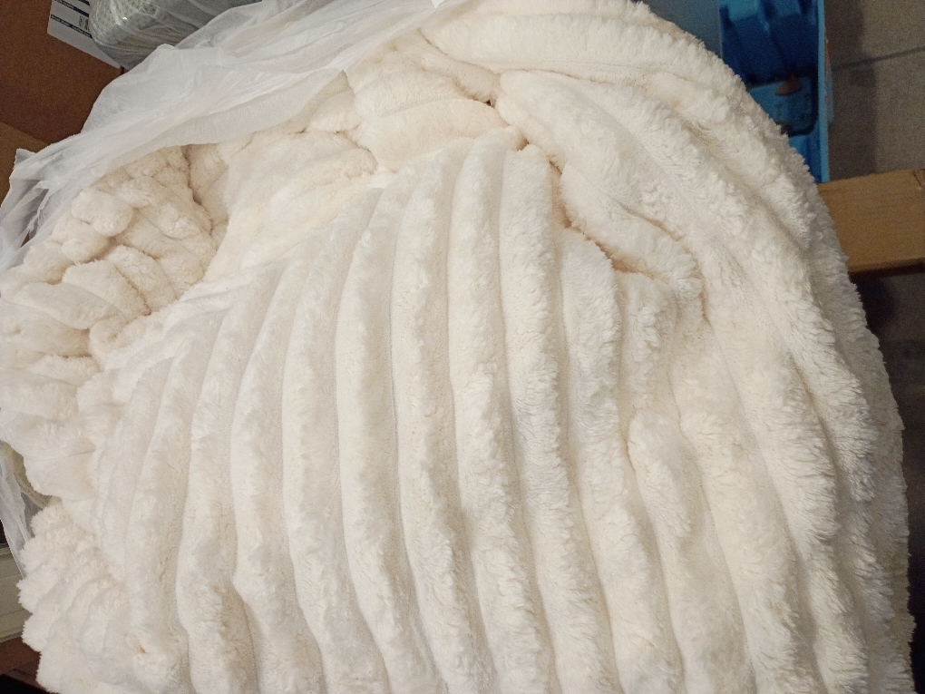 NEWCOSPLAY Faux Fur Twin Blanket Ivory 3D Ribbed Plush Thick Warm Blanket for Couch Sofa Bed 850GSM (Ivory Ribbed, Twin(60x80))
