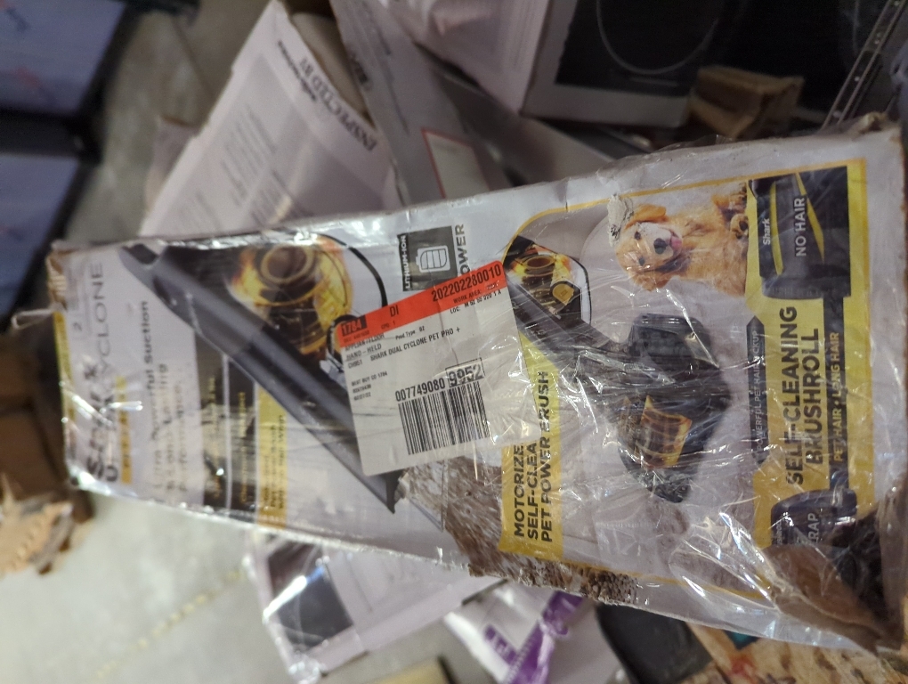 Shark CH951 UltraCyclone Pet Pro Plus Cordless Handheld Vacuum, with XL Dust Cup, in Black (Renewed)