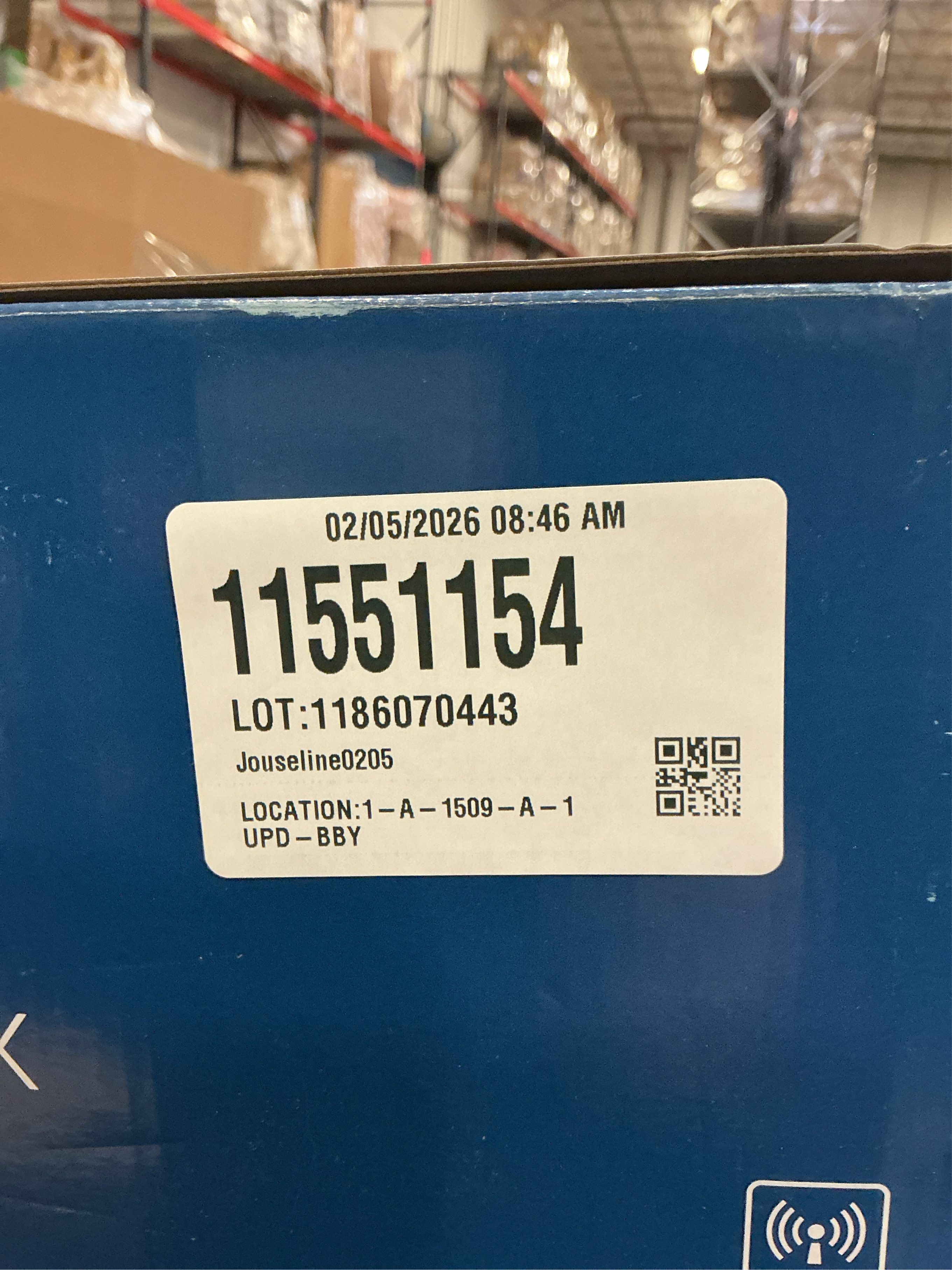 Insignia - CD Boombox with AM/FM Tuner - Black