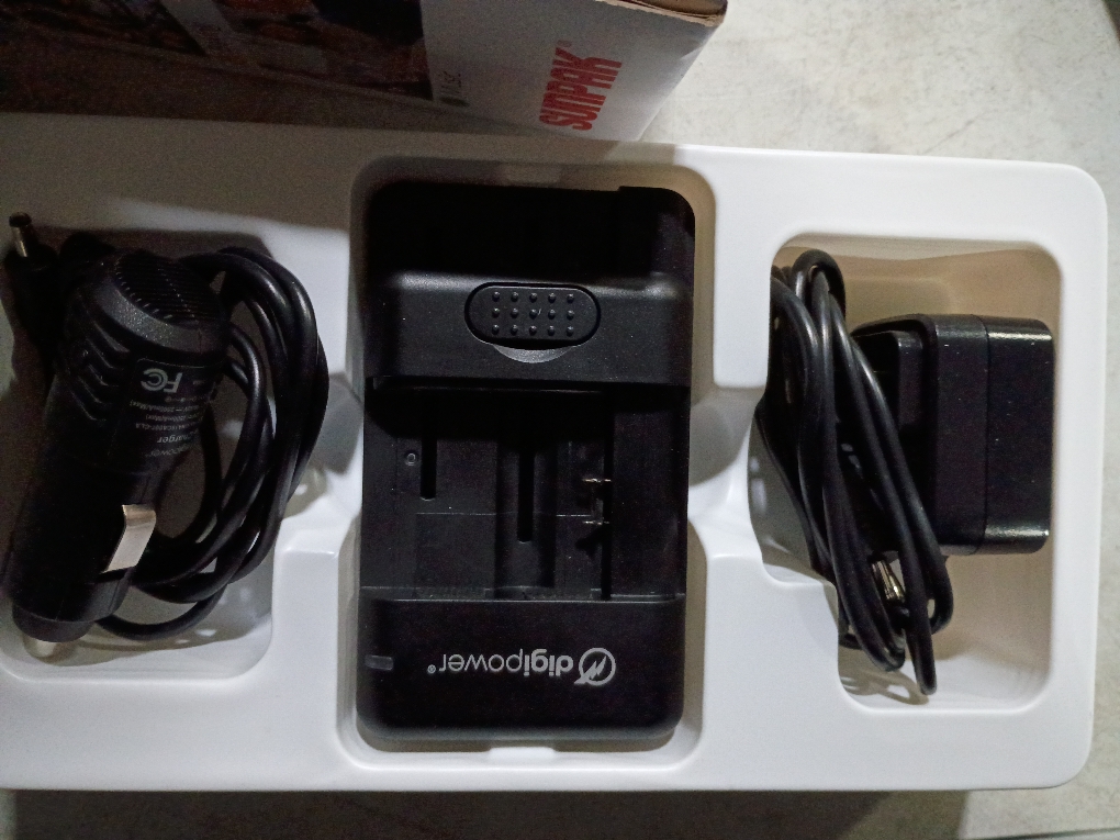 Digipower - Universal Battery Charger - Black