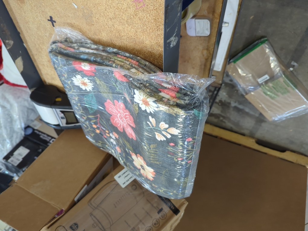 8x10 Washable Area Rug for Living Room, Floral Non-Slip Non-Shedding & Easy Care Black Green Large Soft Low Pile Indoor Floor Carpet for Living Room Bedroom Farmhouse Dining Room Kids Playroom