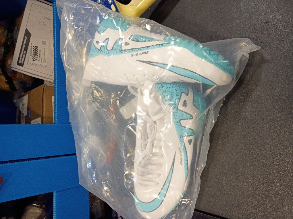 Men's and Women's Breathable high-top Long-Staple and Crushed Football Shoes 39