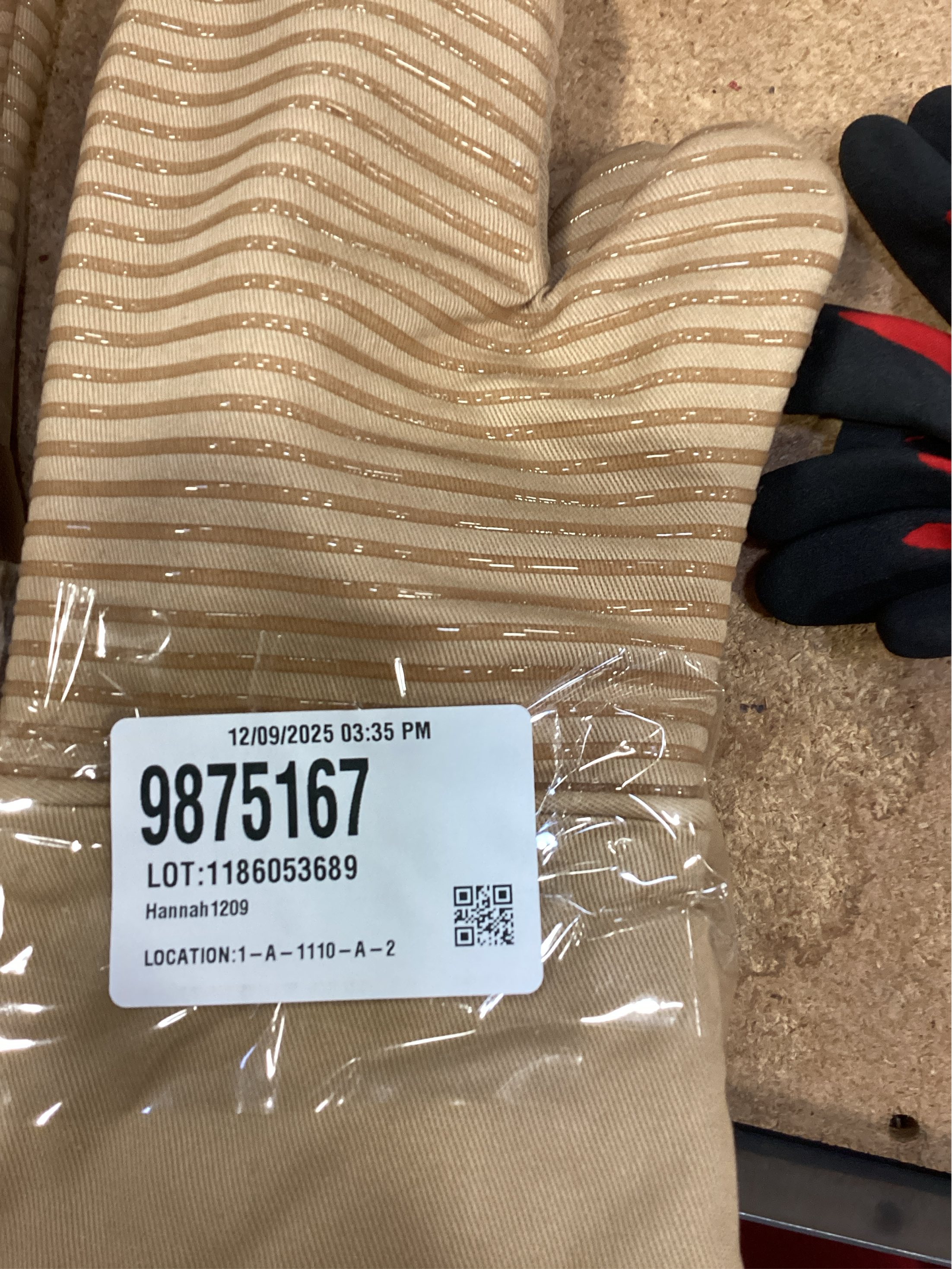 All-Clad Silicone Oven Mitt, 2 Pack, Cappuccino