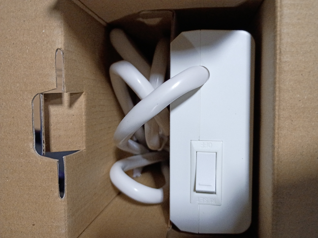 Insignia™ - 10-Outlet / 2-USB-C / 1-USB 2,400 Joules Surge Protector Strip with 6 Ft. Power Cord - White