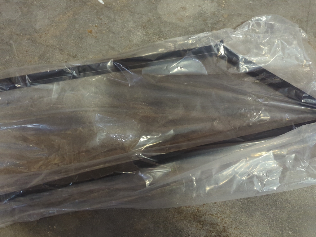 Allyn 5 - Light Pendant Brushed Brass/ Black