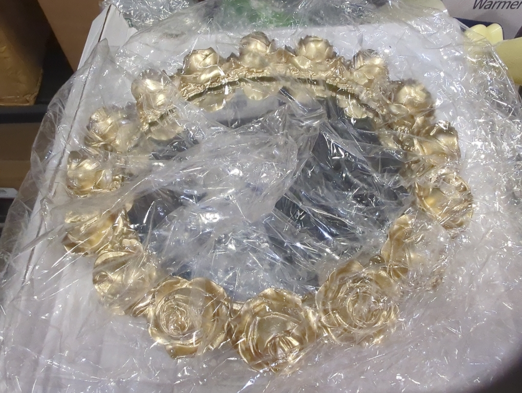 Color Gold Vixdonos Decorative Round Mirror Tray Bathroom Vanity Tray with Gold Resin Rose for Perfume,Jewelry and Makeup