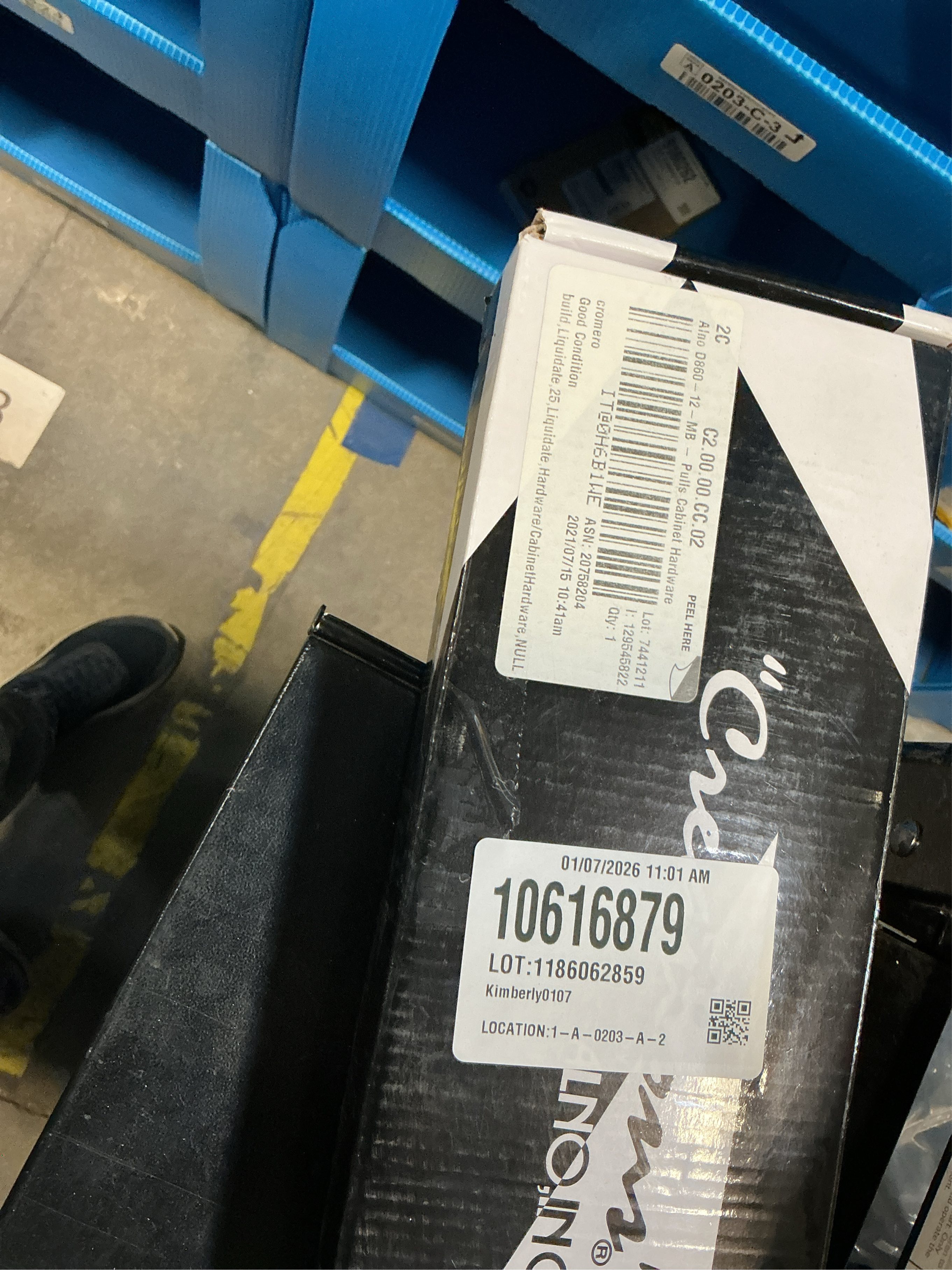 Alno D860-12 Contemporary Acrylic 12 Center To Center Large Cabinet Handle / Drawer Pull