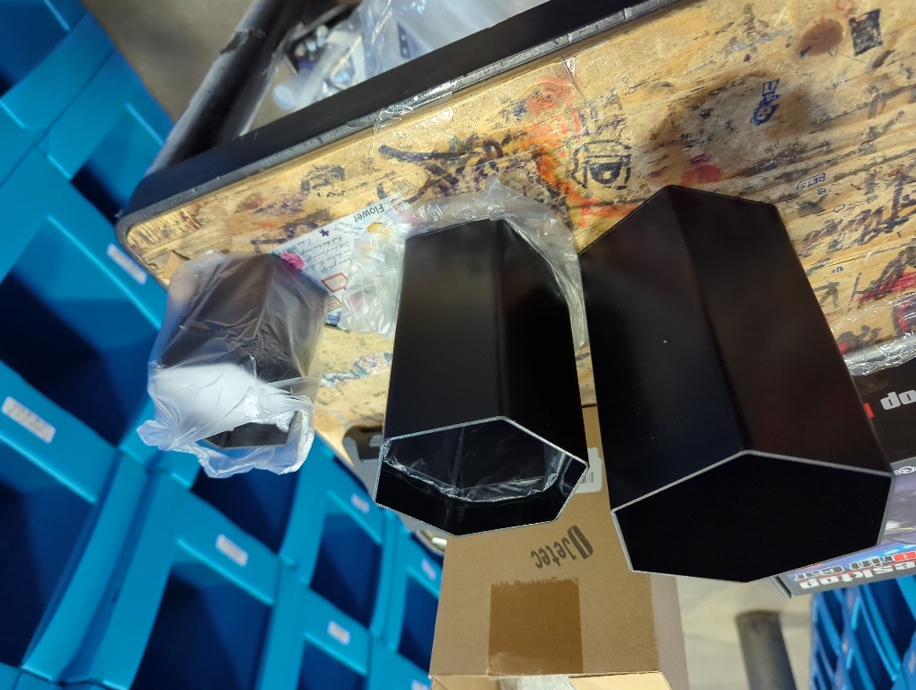 LoveBB Makeup Brush Holder Organizer, 3 Slot Plastic Cosmetics Brushes Pen Storage Solution, Black