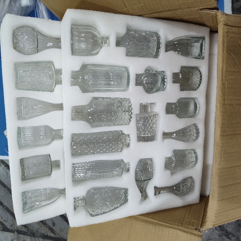 Glass Bud Vases Set of 64 - Assorted Small Mini Glass Vases for Flowers, Crystal Vintage Vase Set, Bulk Centerpieces for Table Décor, Wedding, Home and Events (Clear, 64 Pcs)