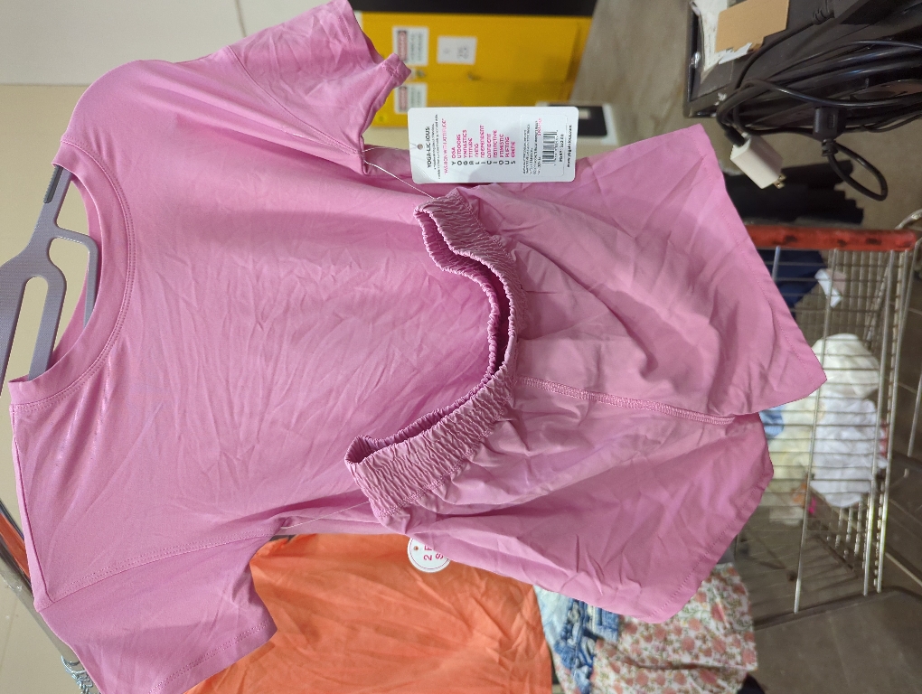 Yoga- lic-ious girls pink 2 piece set with shorts size s (7/8)